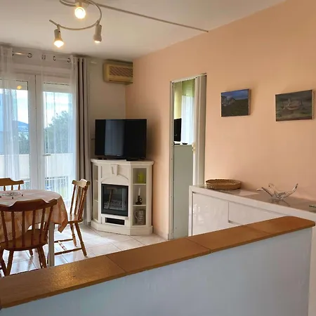 Apartament T2 Lumineux Avec Terrasse, Proche Thermes, Parking Prive, Clim Et Wifi - - Fr-1-553-1 *